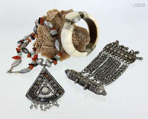 A LOT 3 NOMAD JEWELLERY