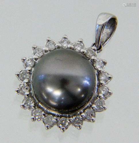 A PENDANT 585/000 white gold with a grey Tahiti