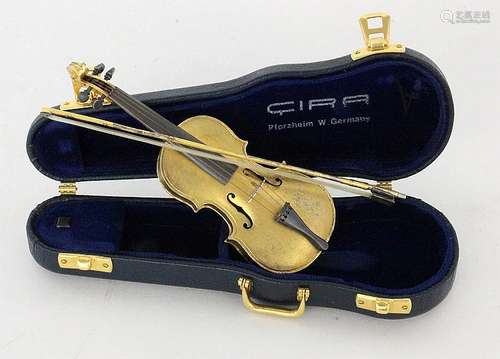 A MINIATURE VIOLIN Cira, Pforzheim Gilt silver