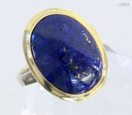 A LADIES' RING 585/000 yellow gold with lapis
