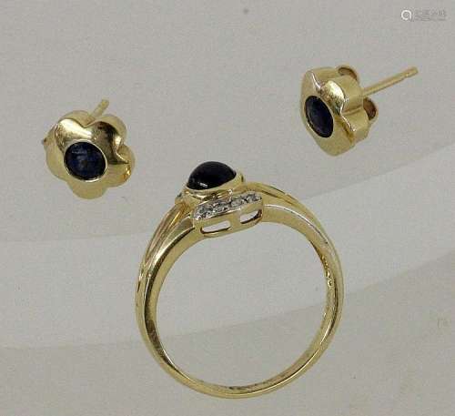 A PAIR OF STUD EARRINGS AND A LADIES' RING