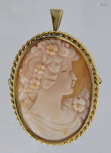 A PENDANT / BROOCH 750/000 yellow gold with shell