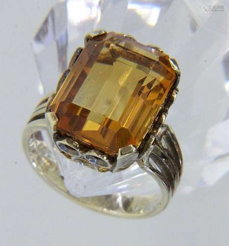 A LADIES' RING 585/000 yellow gold with citrine