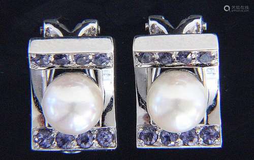 A PAIR OF EAR CLIPS 585/000 white gold with a