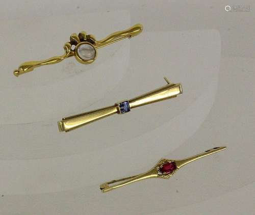 THREE OLD BAR BROOCHES 585/000 yellow gold with