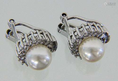 A PAIR OF EAR CLIPS 585/000 white gold with