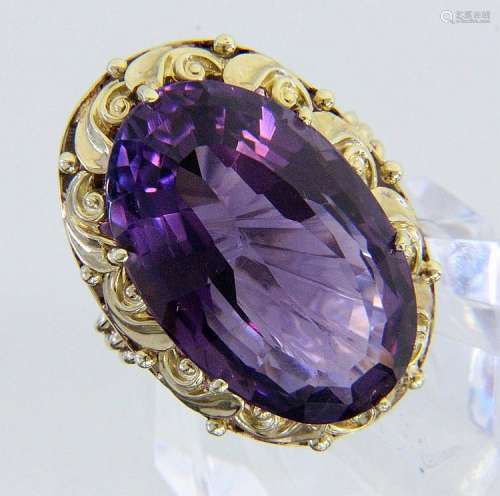 A LADIES' RING 585/000 yellow gold with amethyst