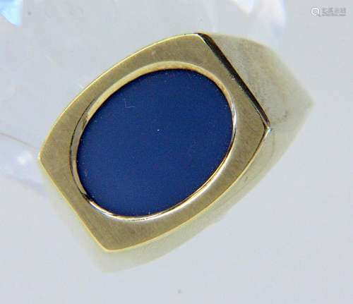 A MEN'S RING 585/000 yellow gold with a layer