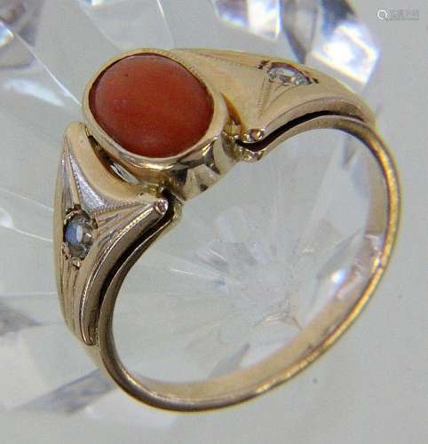 A LADIES RING 585/000 red gold with coral