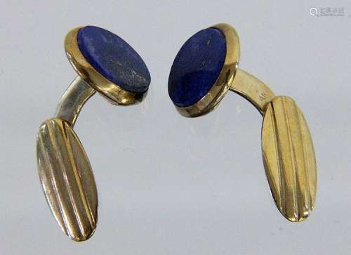 A PAIR OF CUFFLINKS 333/000 yellow gold with