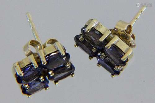 A PAIR OF STUD EARRINGS 585/000 yellow gold with