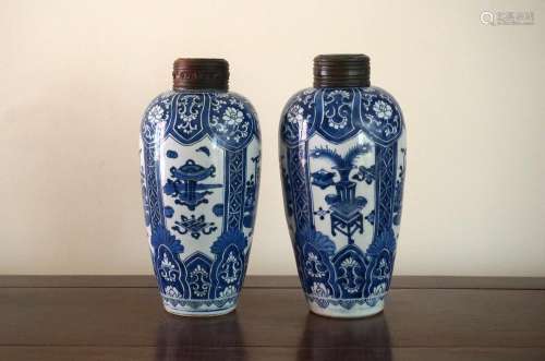 A Pair of Kangxi Period Export Blue and White Jars with Covers