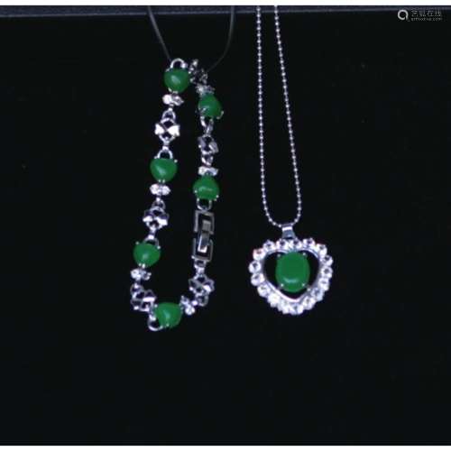¡®Jade¡¯ Pendant Necklace And Bangle