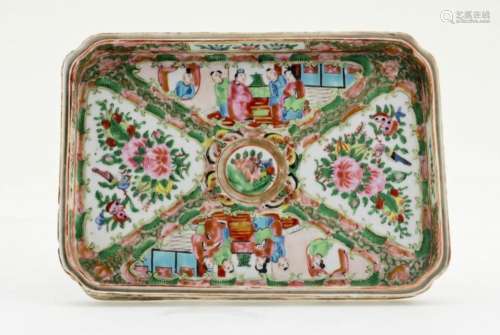 A Chinese Export Rose Medallion Rectangular Tray