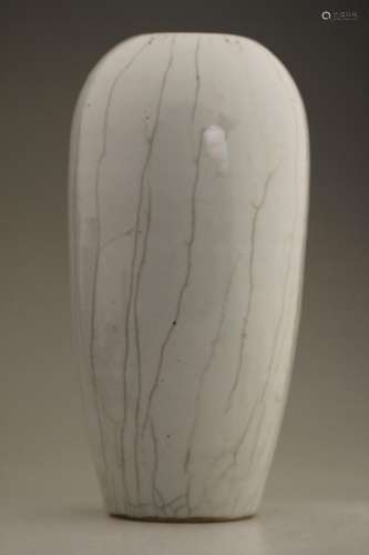 A Large Chinese Ge- Crackle White Enamel Vase