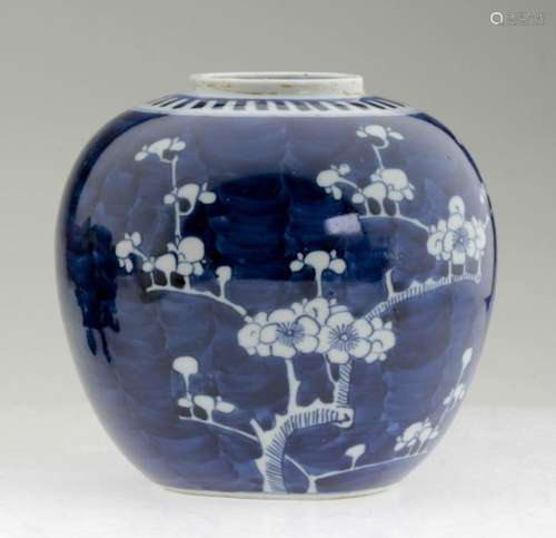 A Nice Chinese Export Blue and White Porcelain Jar