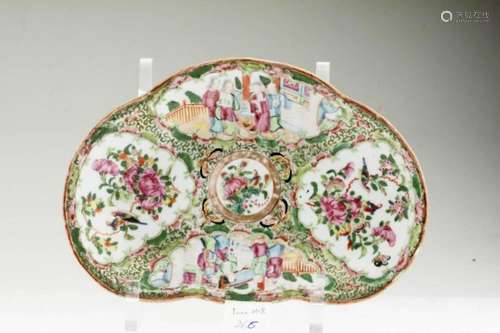 A Nice Chinese Export Rose Medallion Platter