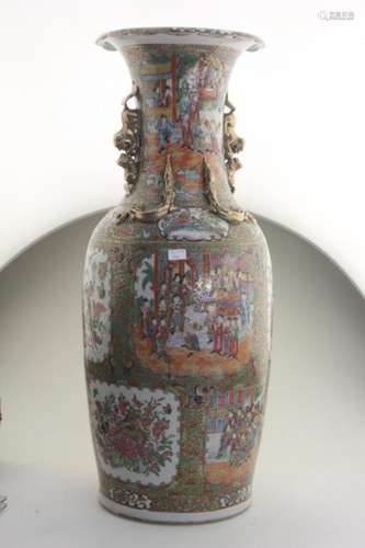 A Extra Large Chinese Rose Medallion Urn Vase