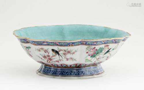 A Nice Chinese Famille Rose Porcellain Bowl.