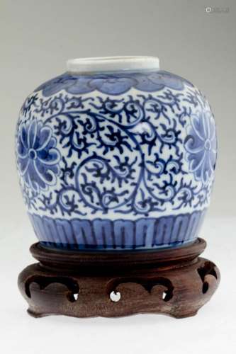 A Nice Chinese Blue and White Porcelain Jar.