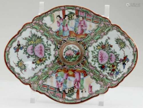 A Chinese Export Rose Medallion Porcelain Plate