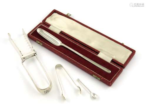 A mixed lot of silver flatware, comprising: a modern marrow scoop, Sheffield 1973, in a fitted case,