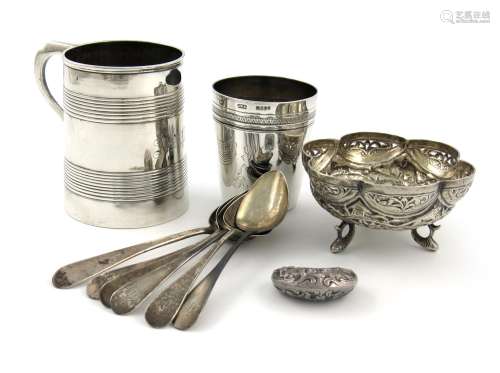 A mixed lot of silver items, comprising: a Victorian mug, London 1877, tapering circular form, a