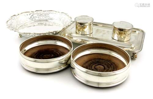 A mixed lot of silver items, comprising: an inkwell, by Asprey and Co, Birmingham 1932,