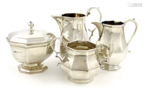 A modern silver sugar bowl and cover, by William Walter Antiques Ltd, London 1968, tapering