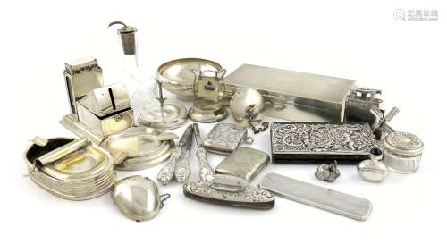 A mixed lot of silver items, various dates and maker's, comprising: a dish, a combination table