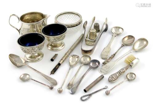 A mixed lot of silver items, comprising: a pair of Victorian salt cellars, by Thomas Smily, London