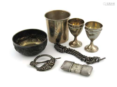 A mixed lot of silver items, comprising: an early 19th century French silver beaker, Paris 1803-