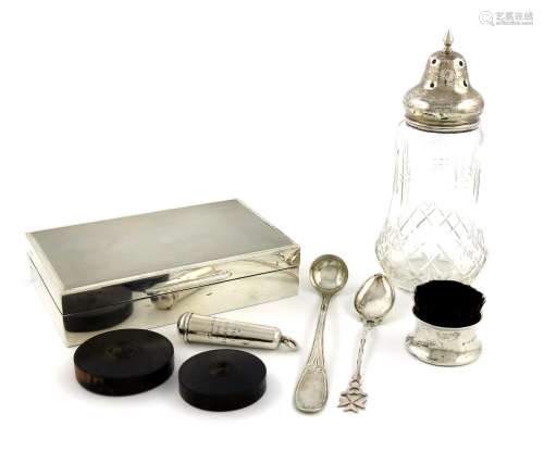 A mixed lot of silver items, various dates and makers, comprising: a pen wipe, by Saunders and