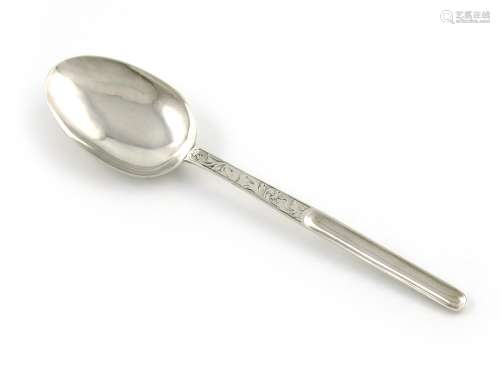 A William and Mary silver marrow scoop