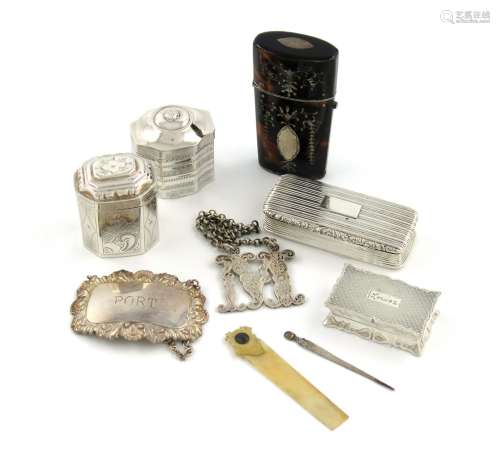 λA mixed lot of silver items, comprising: a William IV snuff box, by Joseph Willmore, Birmingham
