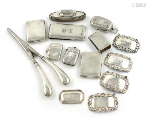 A mixed lot of silver items, comprising: an Edwardian double sovereign case, oblong form, engraved