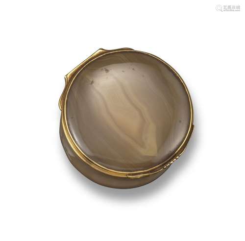 A George III gold-mounted circular waisted agate box, (damaged), with gold mount to the raised
