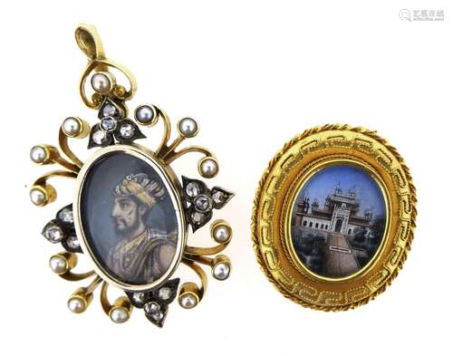 An early 19th century gold stud, centred with a painted oval plaque depicting Moti Masjid, within