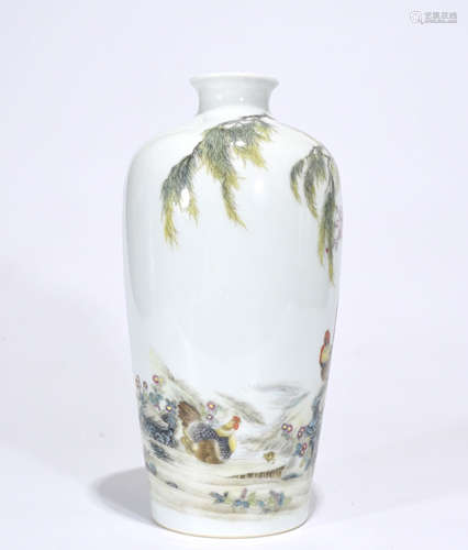 Chinese Wu Cai Porcelain Vase