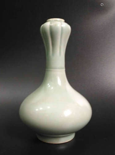Chinese Bean Color Glaze Porcelain Vase