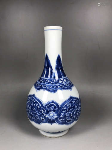 Chinese Blue and White Porcelain Vase