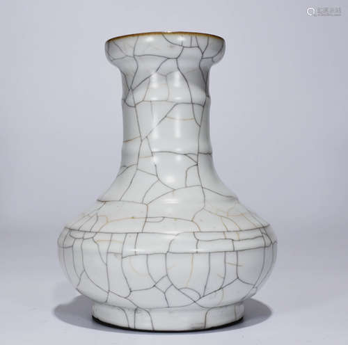 Chinese Ge Ware Porcelian Vase