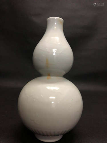 Chinese Porcelain Gourd Vase