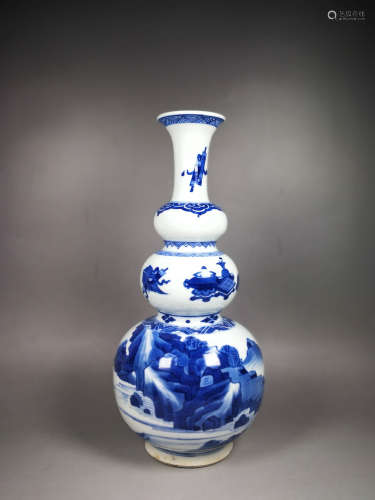 Chinese Blue and White Gourd Shape Vase