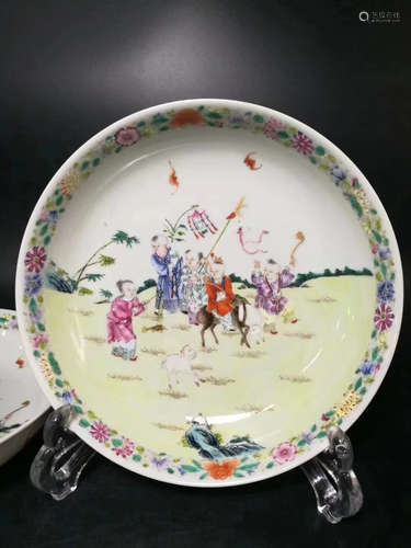 A PAIR OF FAMILLE KID PATTERN PLATES