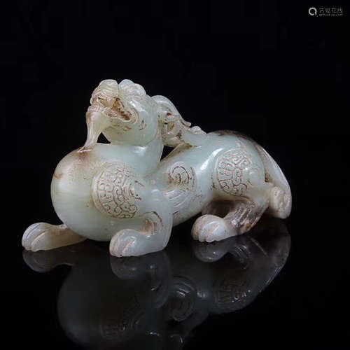 A PIXIU BEAST DESIGN OLD HETIAN JADE HAND PIECE/ORNAMENT