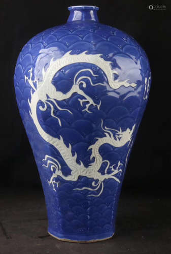 A DRAGON PATTERN BLUE GLAZED PLUM VASE