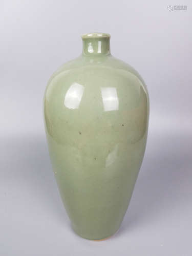 A GLAZED MEI VASE