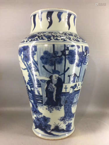 A BLUE AND WHITE FIGURE PATTERN BOTTLE VASE