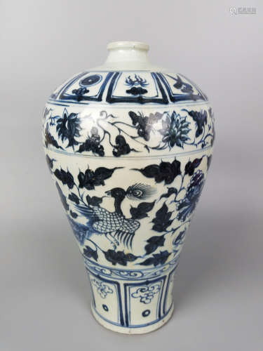A BLUE AND WHITE PHOENIX AND PEONY MEI VASE